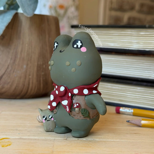 Ollie Desk Friend - Adventuring Outfit
